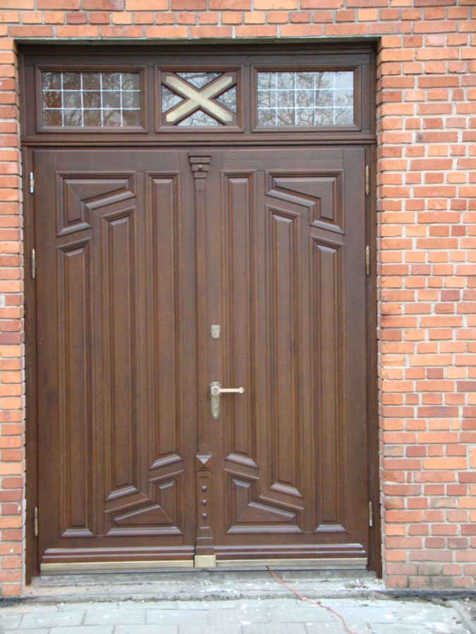 Drzwi wejściowe do kościoła